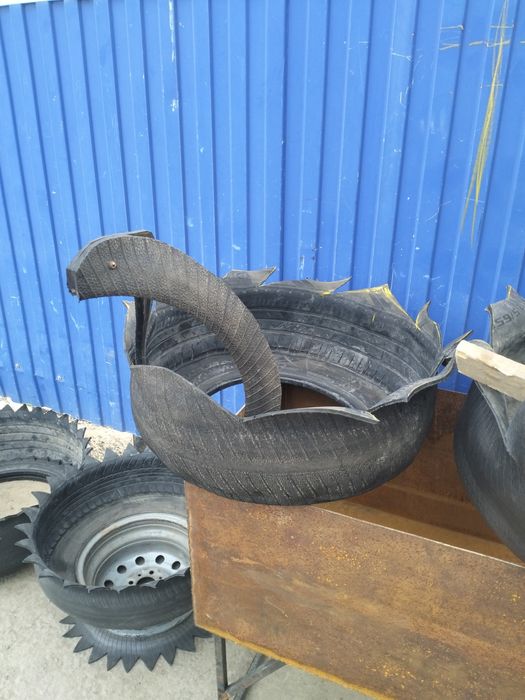 Продам клумбы из покрышек