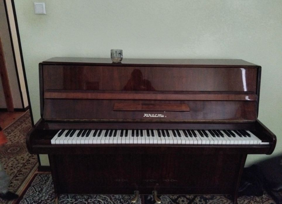 Пианино сотилади Юность холати яхши созлаш кере факат