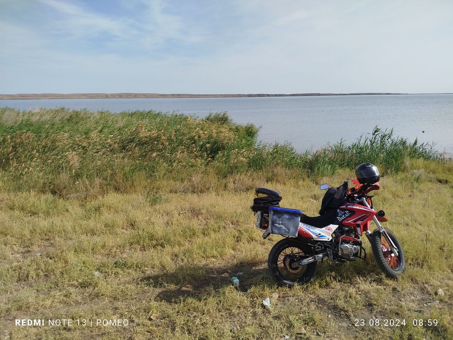 Мотоцикл эндуро 300 кубов.