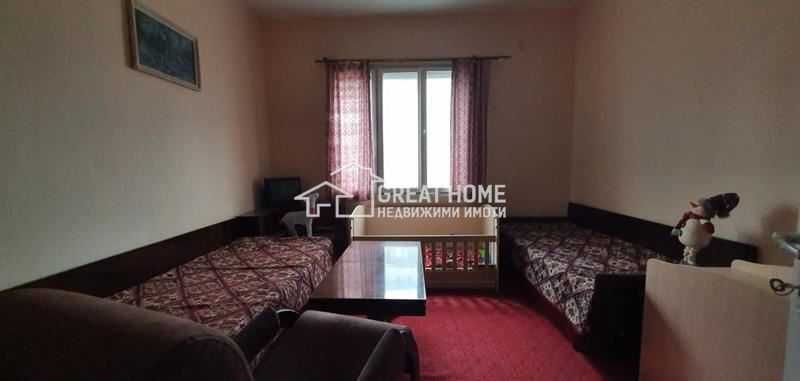 Дава се под наем Етаж от къща в Търговище, Център - 120 кв.м за 248.88 € - Снимка #2