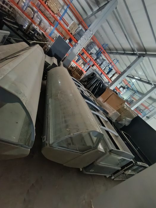 Витрина холодильник