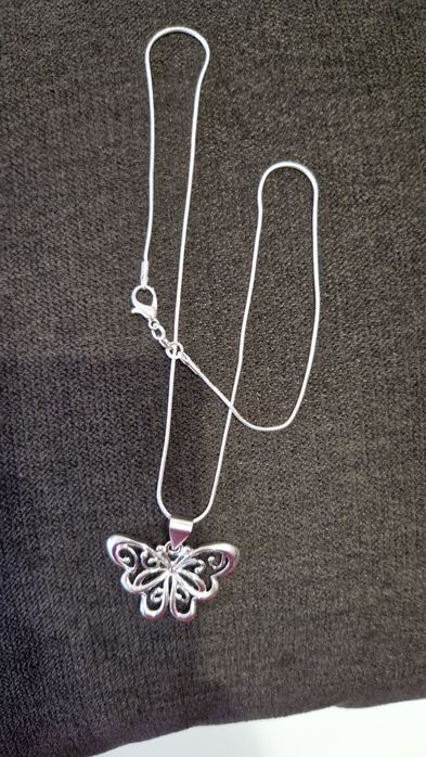 Сребърно колие с висулка