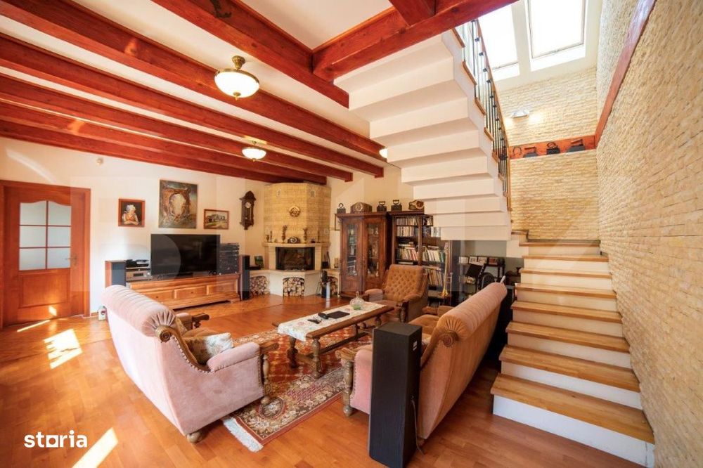 Proprietate deosebita cu panouri fotovoltaice si panouri solare –San