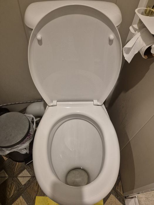 Продам унитаз в хорогем состоянии