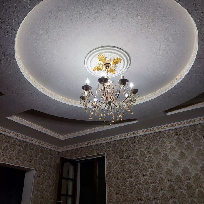 Люстра  для зала .