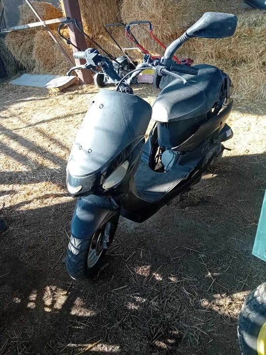 Скутер 200 кубикa