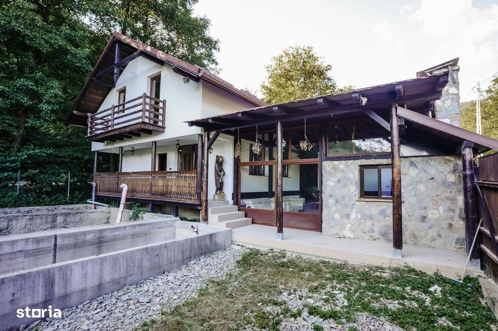 Casă cu teren la Prundu Bârgaului