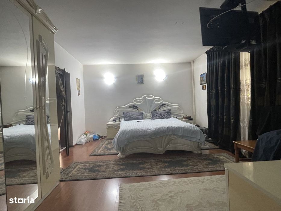 Casa 8 camere– Savinesti