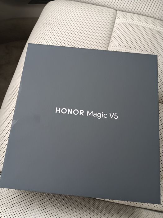 Honor magic v5  gold