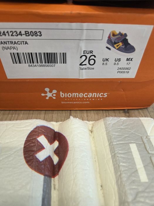 Маратонки  Biomecanics 26