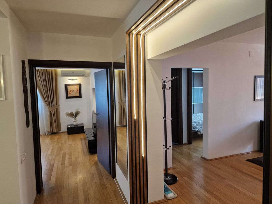 Inchiriez Ap 4 camere Centru Civic, Decebal