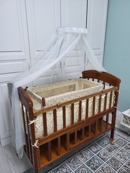 Продам детскую кроватку