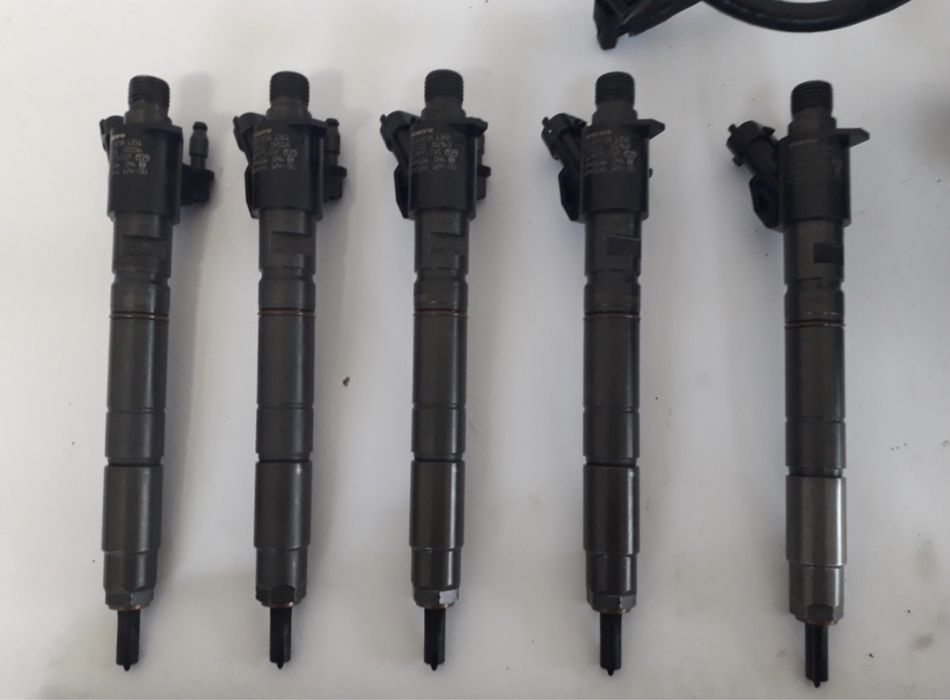 Kit injectie complet Volvo XC 60 2.4 Motorina 2012, 0445116016
