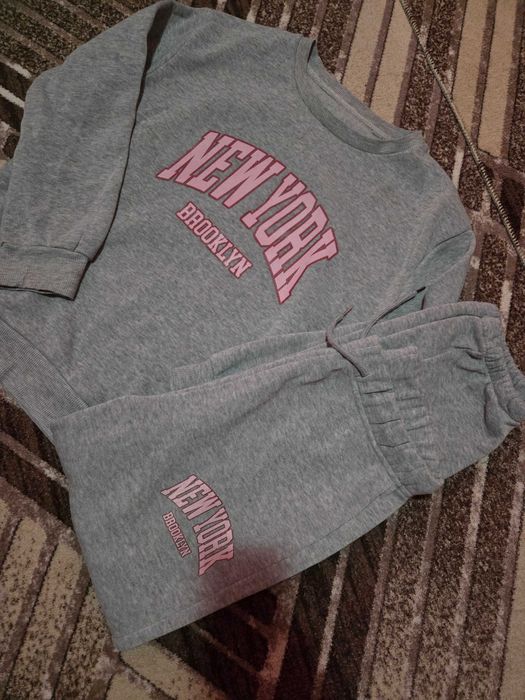 Дамски комплект размер с/м спортен изпращам само чрез еконт и спиди