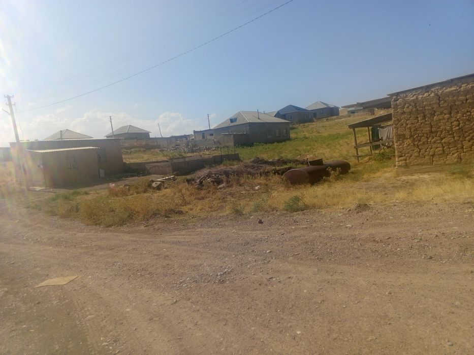 Екі бөлмелі үй сатылады.
