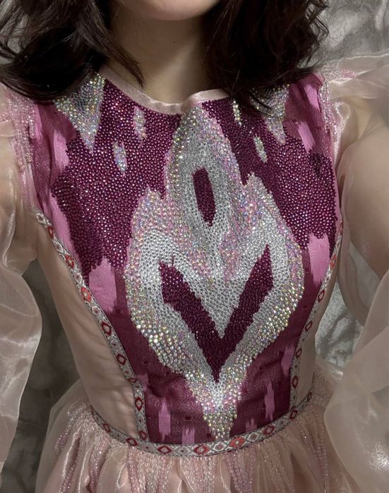 Келин саломга куйляк ва иштон, Космтюмчик на келин салом