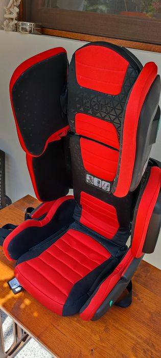 Vând scaun auto înălțător pentru copii, Hifold the fit and fold Booster, Rosu/Negru, 3.5 - 12 ani