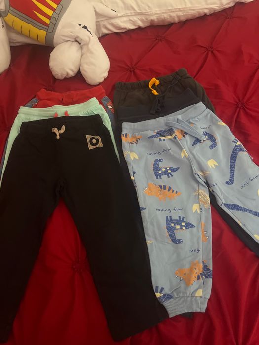 Pantaloni de băiețel de trening