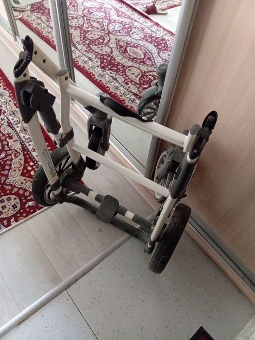 Продаю коляску Anex 3в1