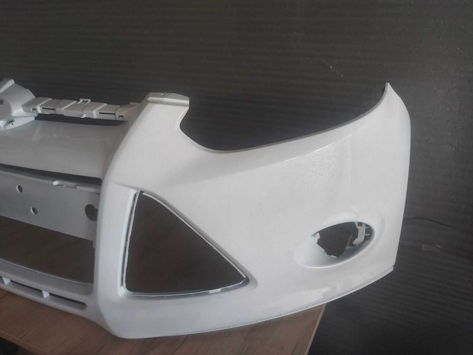 Bara Fata Ford Focus 3/III 2011-2014 (Frozen White (Alb))