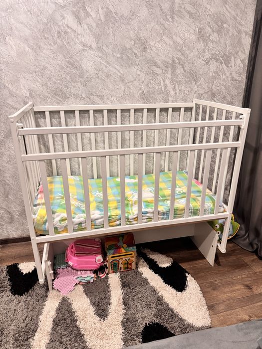 Продам детскую кроватку