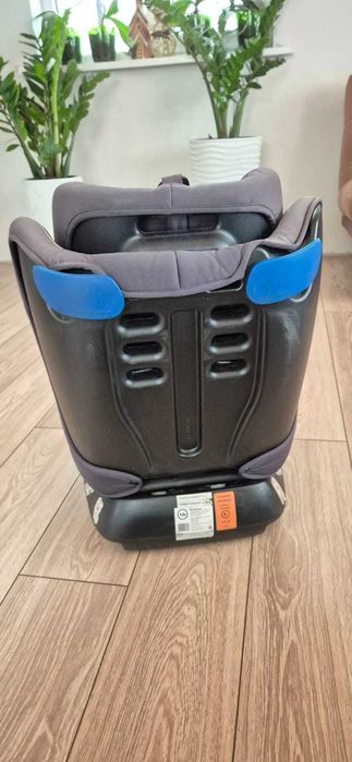Детское автокресло универсальное 15-36 кг.