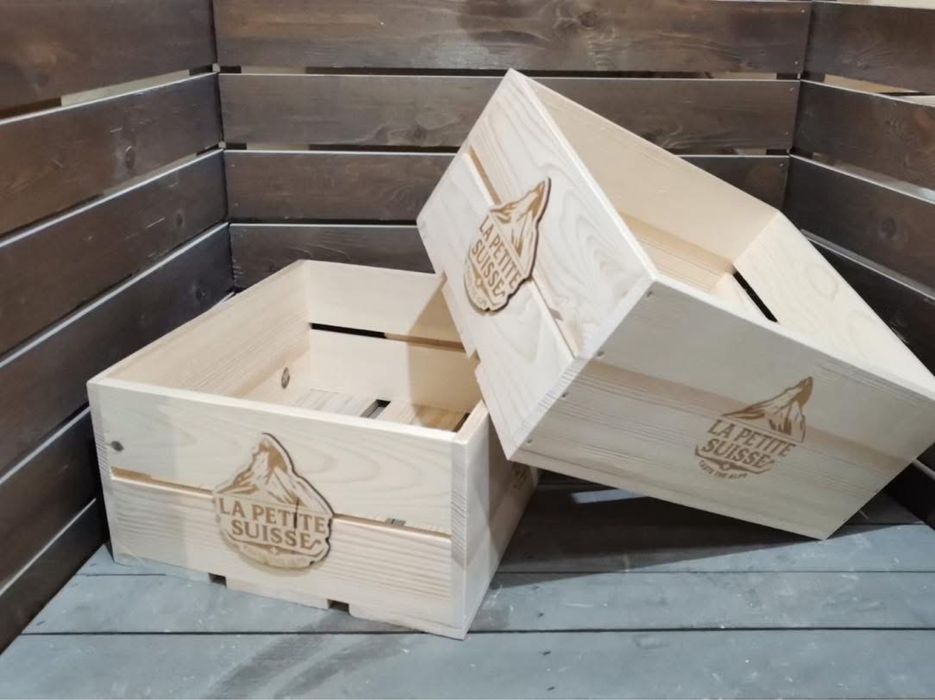 Коледна дървена щайга ръчна изработка за корпоративни подаръци