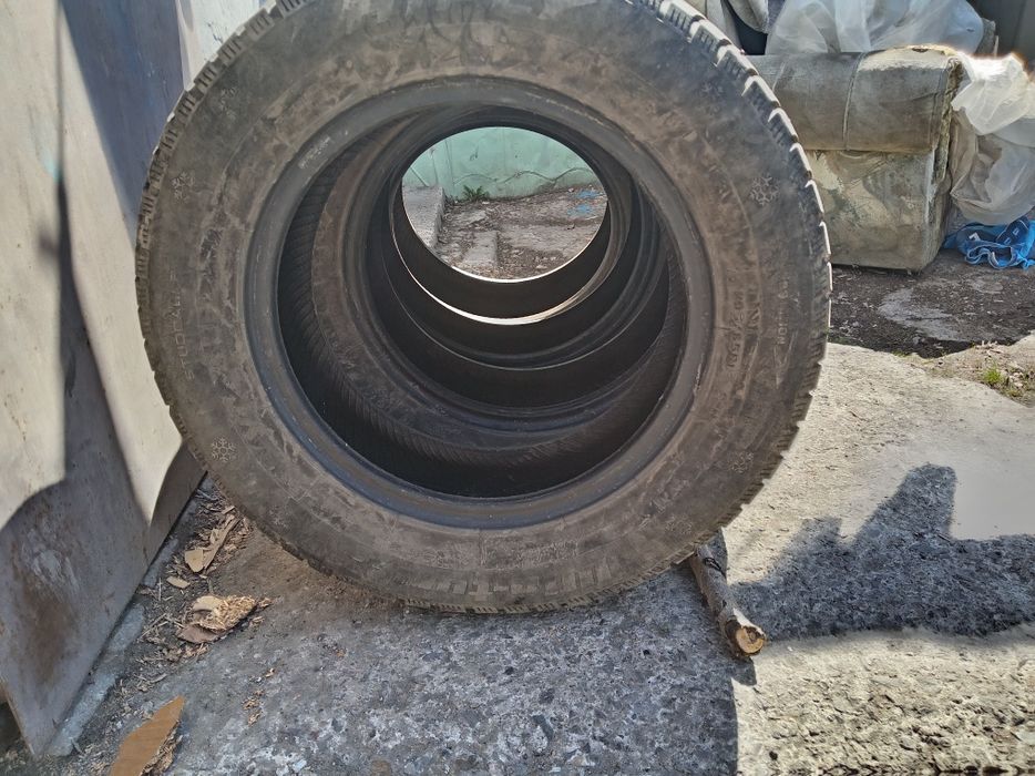 Продам шины 205/65/15