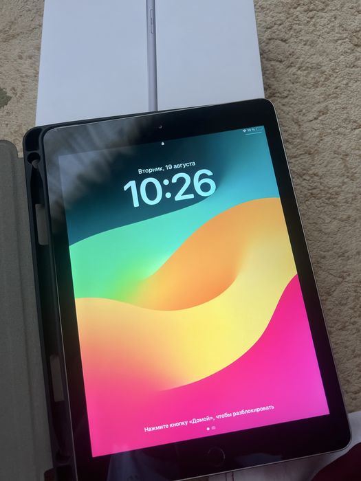 iPad 6th generation, 32gb, space gray