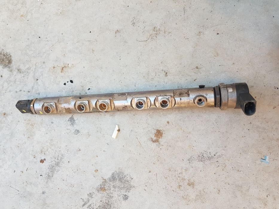 Горивна рейка бмв е90 е91 е60 е61 е92 е87 н47д20