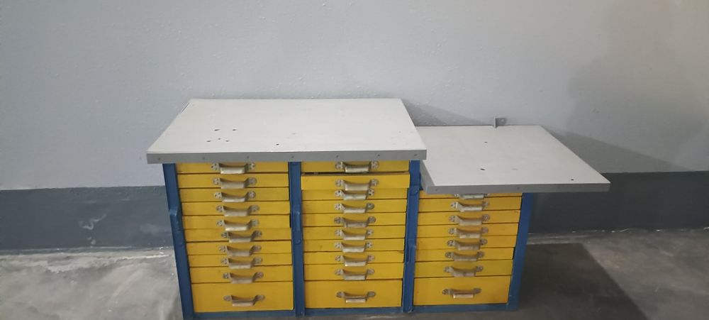 Верстак слесарный.