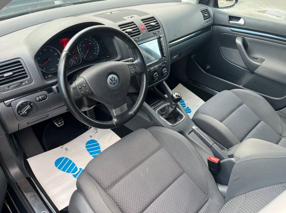 Продавам Голф 5 2.0tdi 140кс на ЧАСТИ, както и ВСЯКАКВИ други голф 5ци