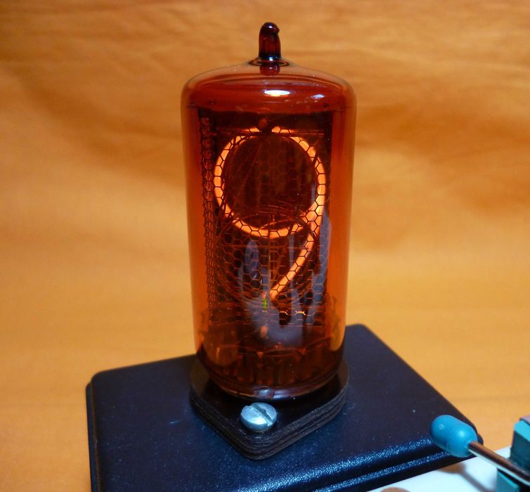 Tuburi Nixie RFT Z566M Z567M si alte modele, ceas electronic vintage