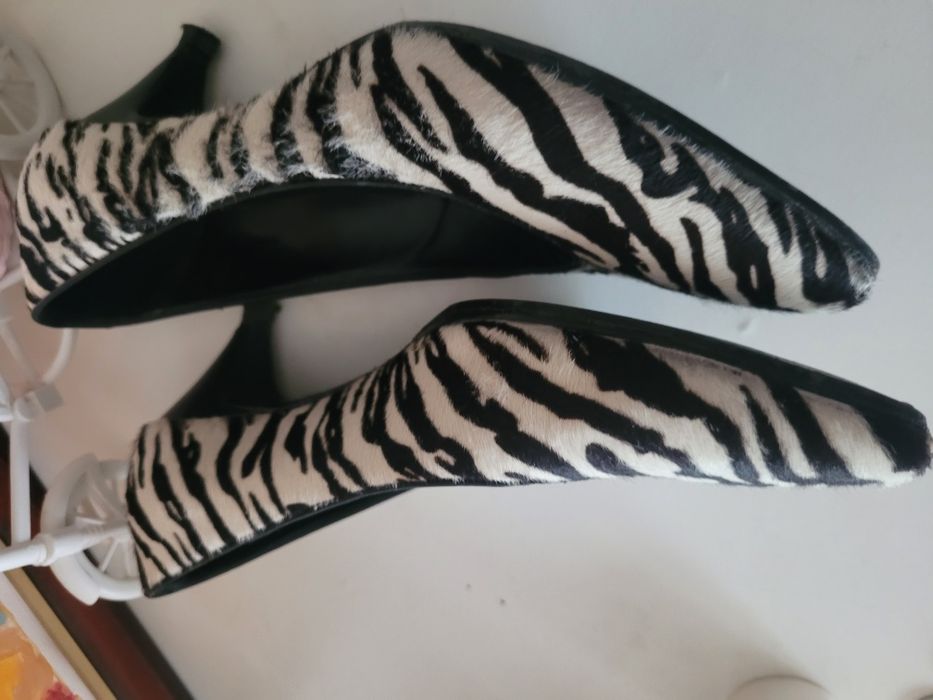Pantofi dama originali Saint Laurent look rafinat