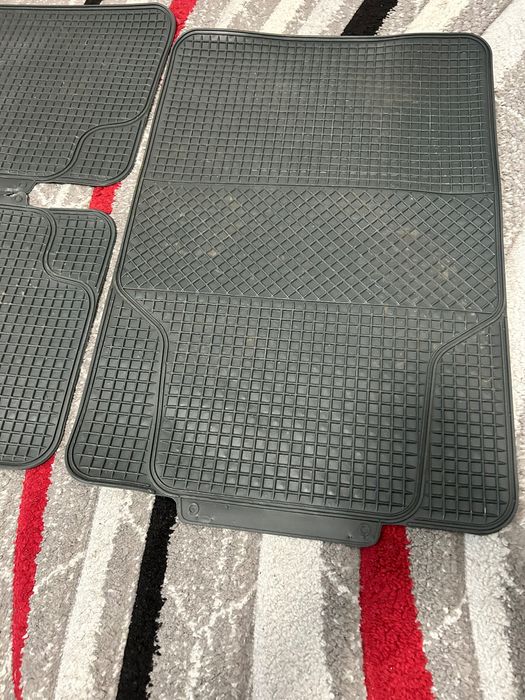 4 броя универсални стелки за кола