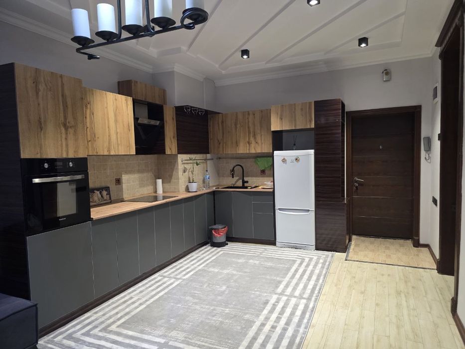 Юнусабад, напротив ТЦ Megaplanet