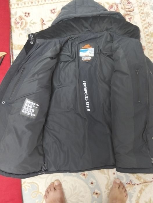 Пуховик зимний почти новый