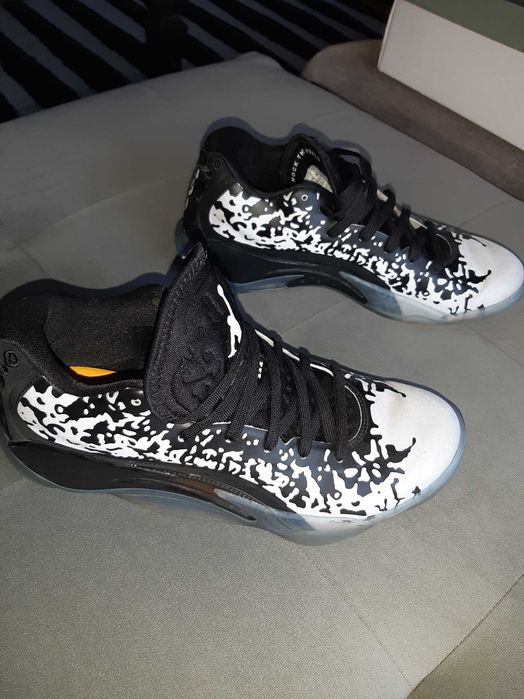Маратонки Nike ZION 3 Jordan