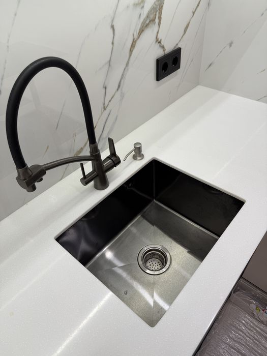 Мойка в кухню стальная