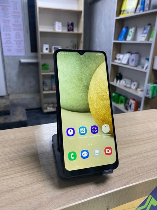 Самсунг а12 /32 гига