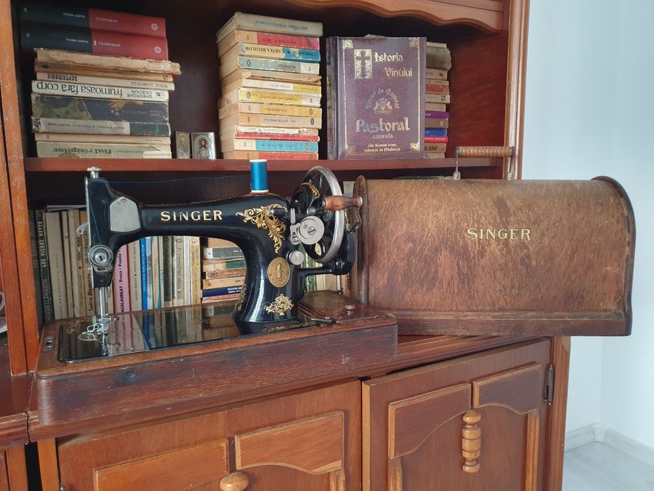 Mașină de cusut Singer funcțională + cutia originală