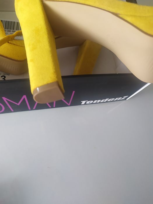 Продавам летни сандали на ток