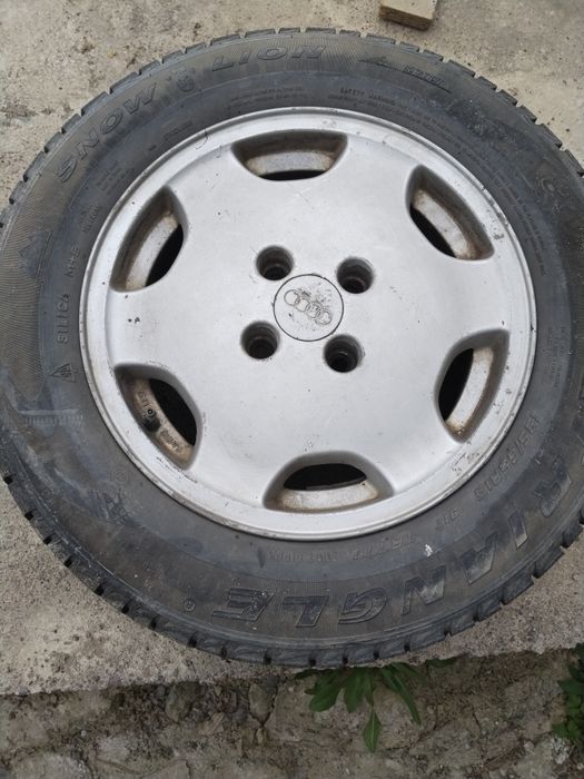 Продам зимний комплект шин