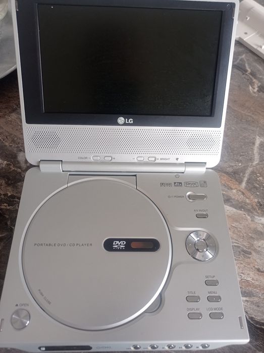 Портативный DVD/CD PLAYER
