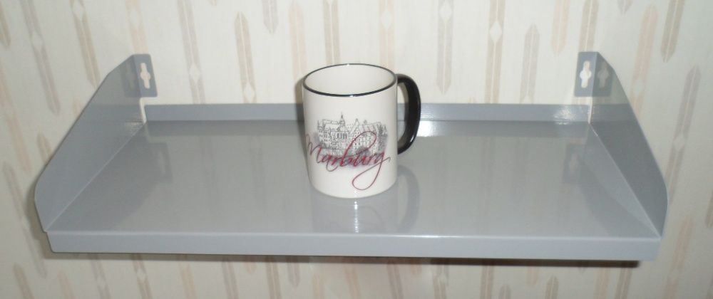 Метална етажерка