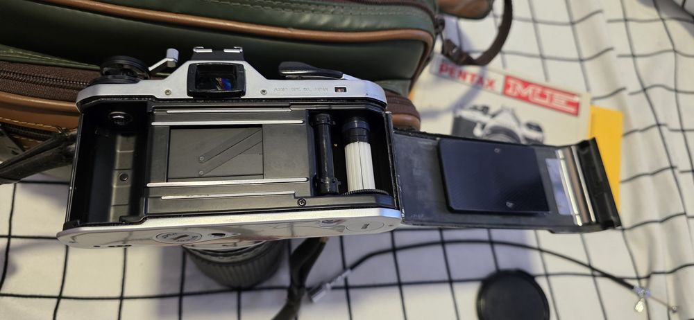 Aparat foto Asahi Pentax ME + obiectiv 80-200mm 1:4.5 + geanta