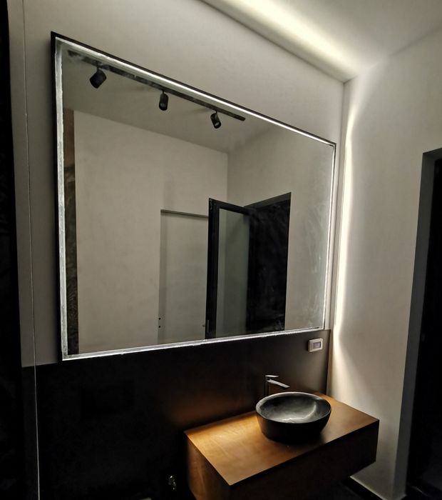 Oglinzi cu ramă din MDF vopsit + LED