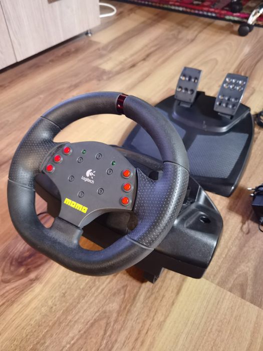 Volan Logitech Momo cu force feedback