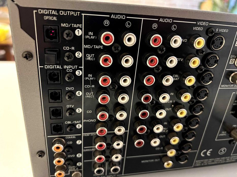 Amplificator Yamaha 120 watts RMS x 7 channels (8 ohms), RX-V2400