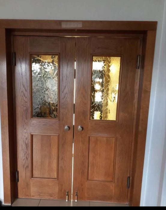 uși de interior din lemn masiv cu broască si mânere incluse